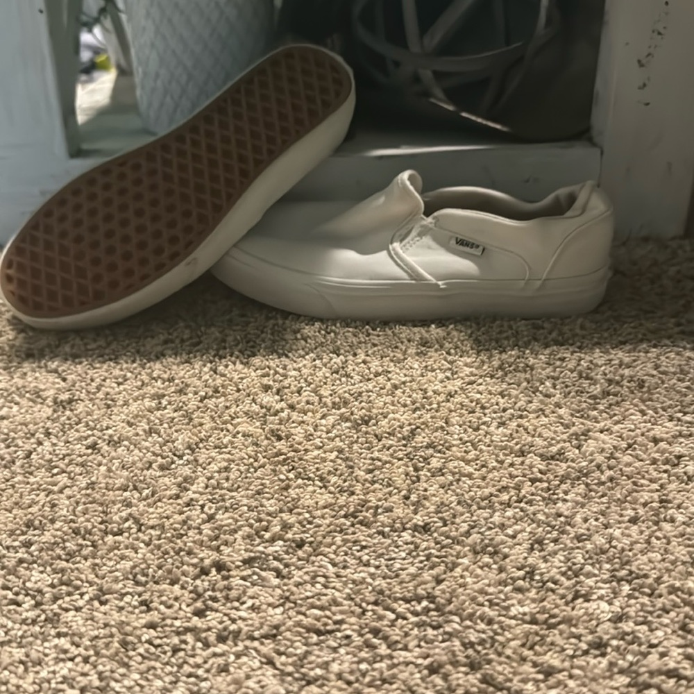 Vans women’s sz 8 white
